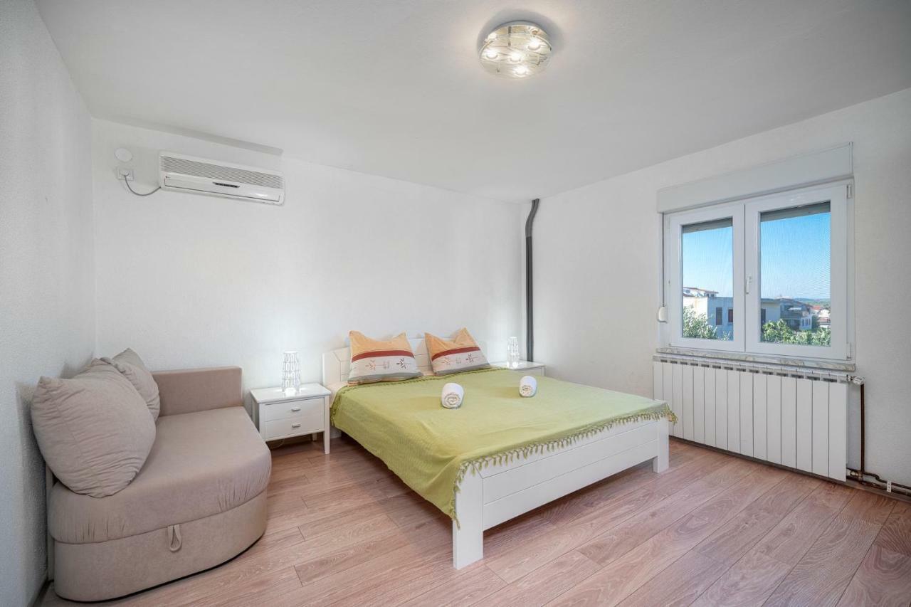 Apartmani Pataca Vodice Zewnętrze zdjęcie