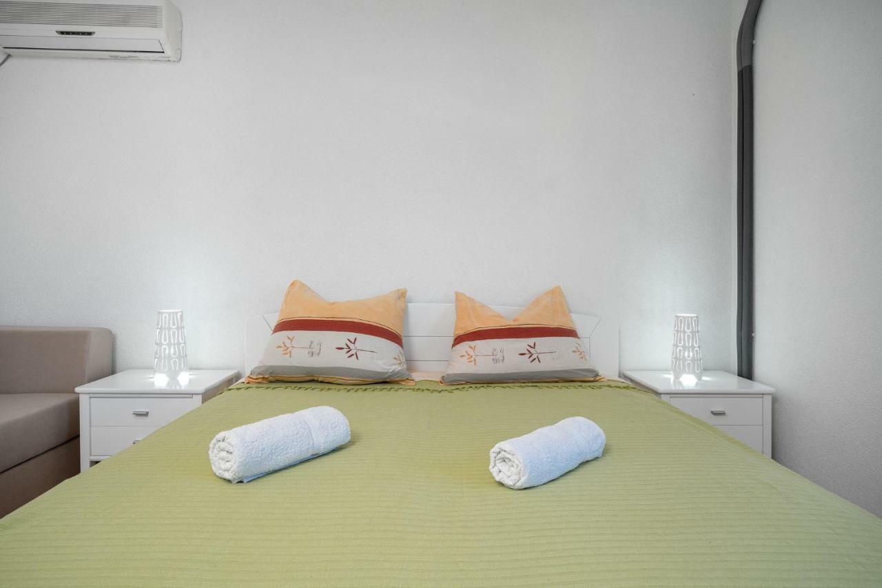 Apartmani Pataca Vodice Zewnętrze zdjęcie